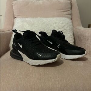 Nike Big Kids Black and White AirMax 270s Size:5.5Y